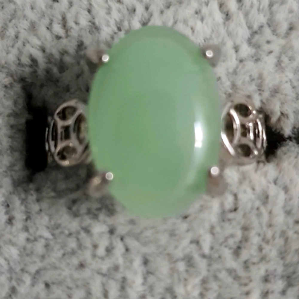 Elegant Silver and Green Jade Stone Ring